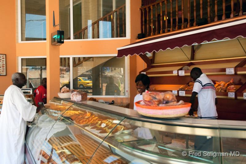 20090529_111427 D3 P1 P1.jpg - Waiting on a customer, bakery, Dakar